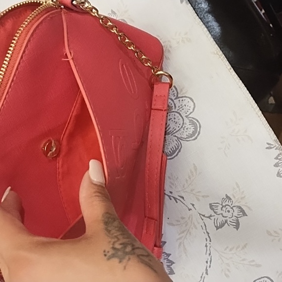 Bebe Women's Crossbody Bag Pink Gold chain  shoulder strap Purse Logo Used - Picture 5 of 5